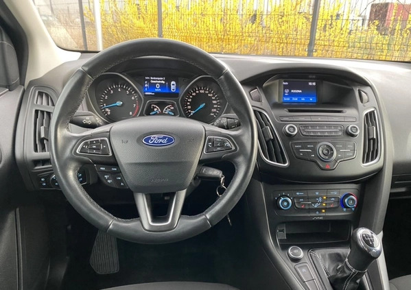 Ford Focus cena 45999 przebieg: 89000, rok produkcji 2017 z Krobia małe 667